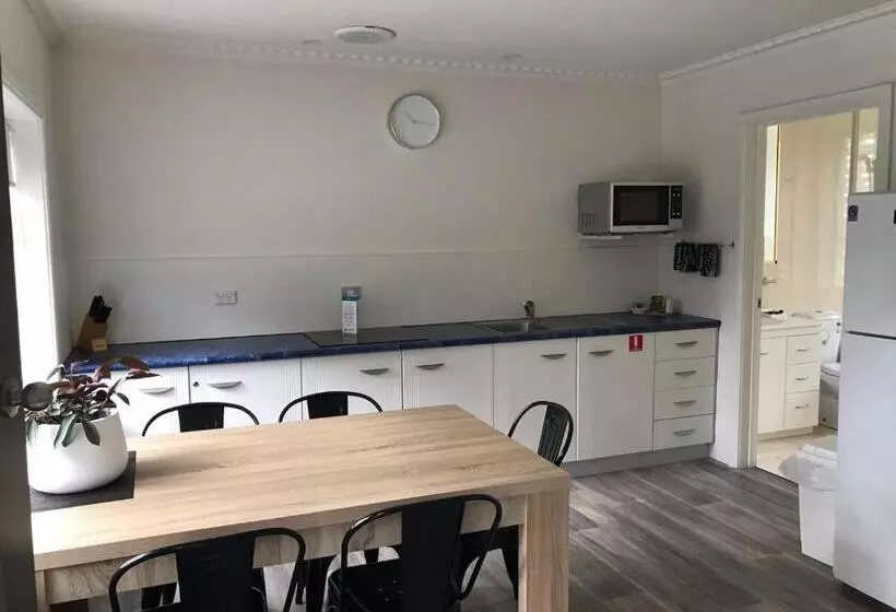 ホテル Georges Bay Apartments