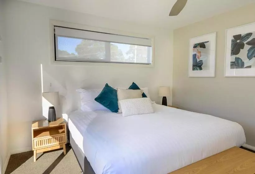 ホテル Georges Bay Apartments