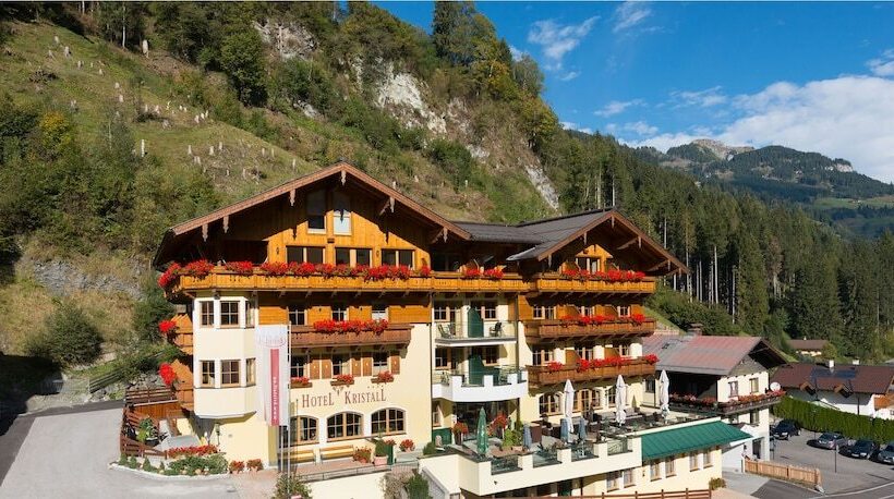 هتل Kristall