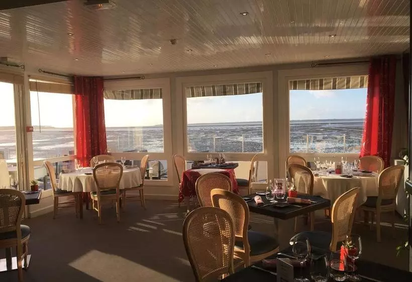 Beach Hotel Le Grand Chalet