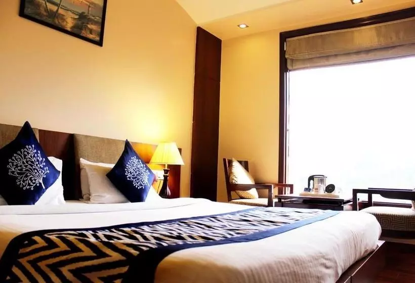 ホテル Oyo Rooms Rajouri Garden Metro Station