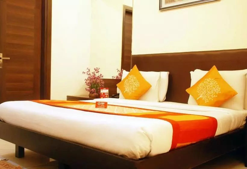 ホテル Oyo Rooms Rajouri Garden Metro Station