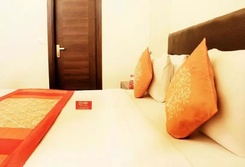 ホテル Oyo Rooms Rajouri Garden Metro Station