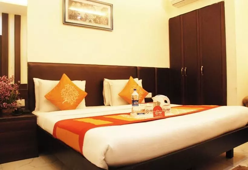 ホテル Oyo Rooms Rajouri Garden Metro Station