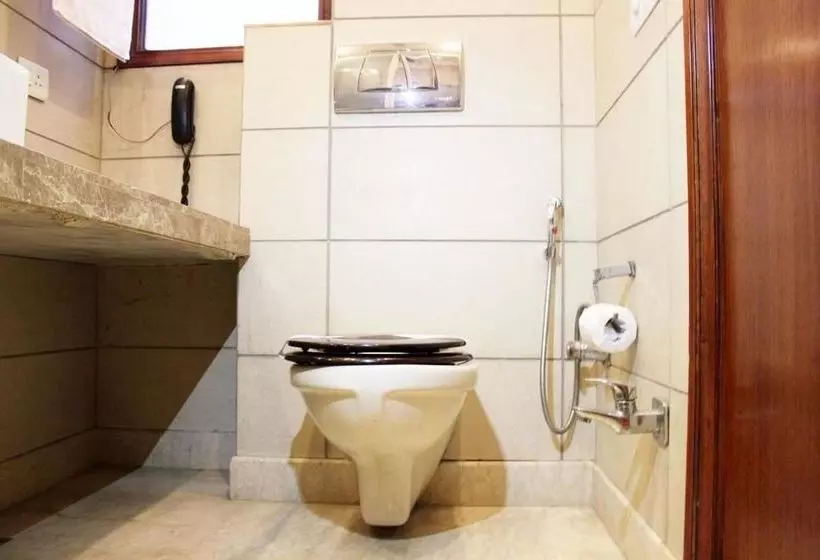 ホテル Oyo Rooms Rajouri Garden Metro Station