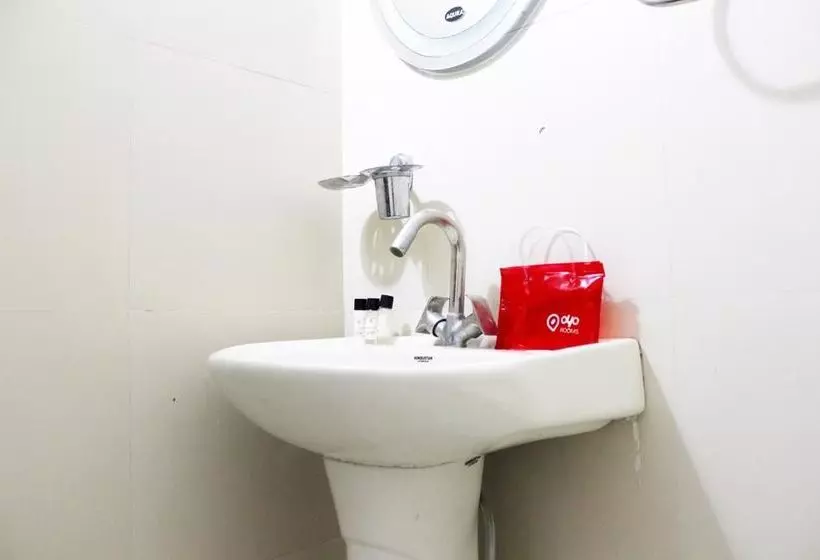 ホテル Oyo Rooms Rajouri Garden Metro Station