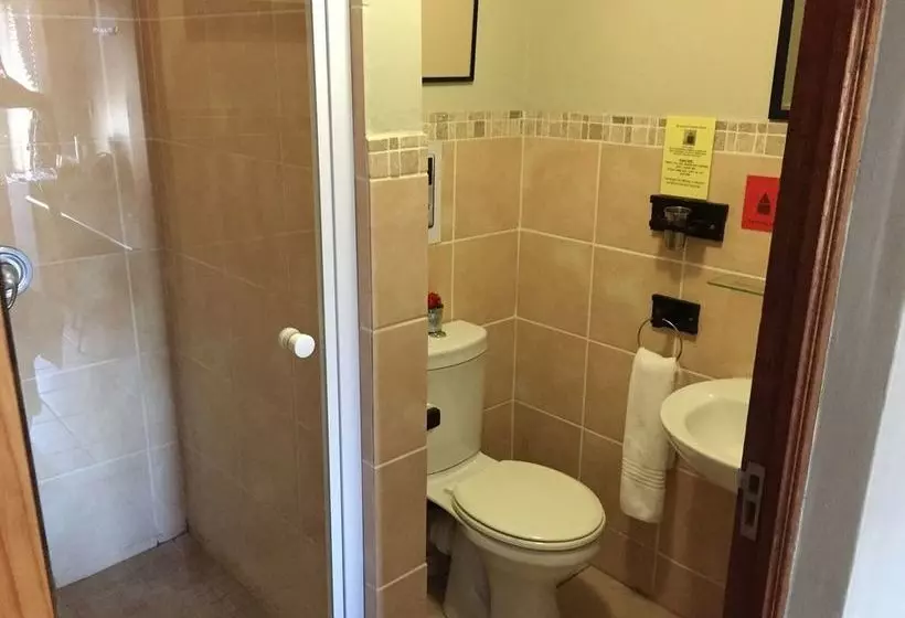 پانسیون Travellers Nest Guesthouse