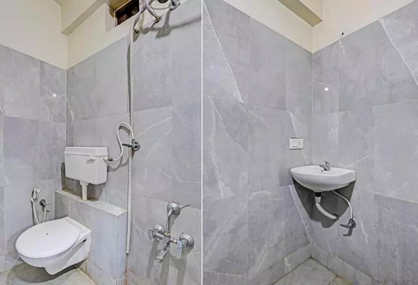 Collection O Hotel Royal Inn