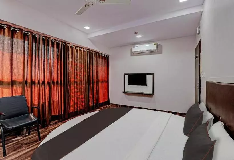 Collection O Hotel Royal Inn