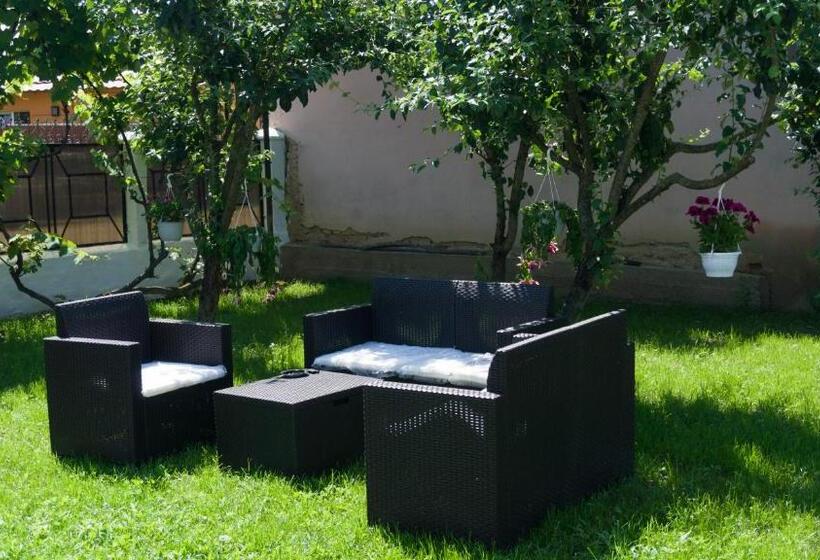 Пансион Casuta Din Drumul Muntelui