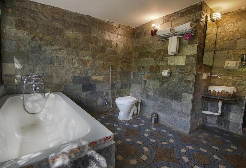 Pench Wilderness Camp Resort