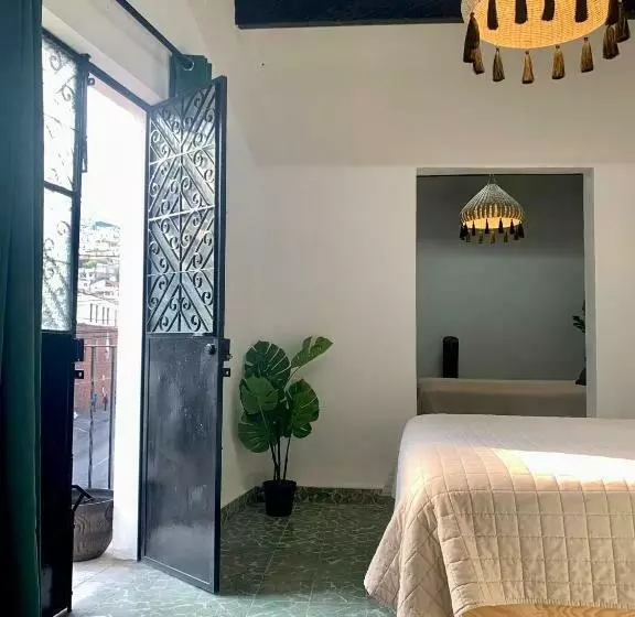 ペンション Casabambu Taxco
