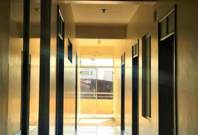 پانسیون Hostal Killa360 Luna