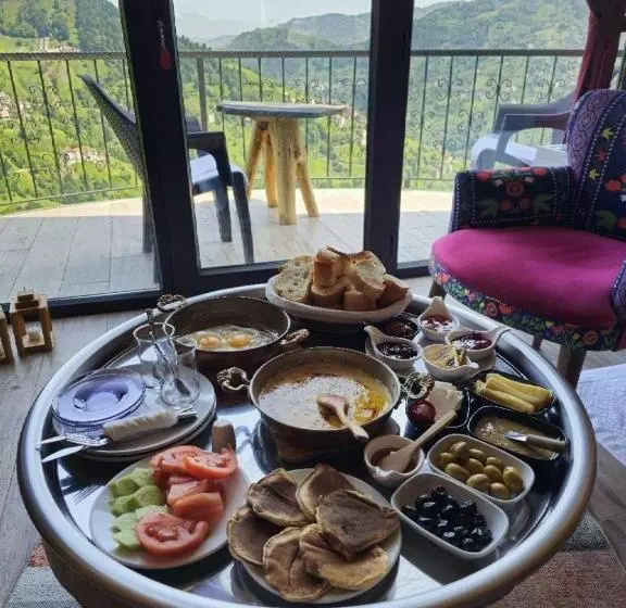 Aamiaismajoitus (B&B) Obilaz Dağ Evleri