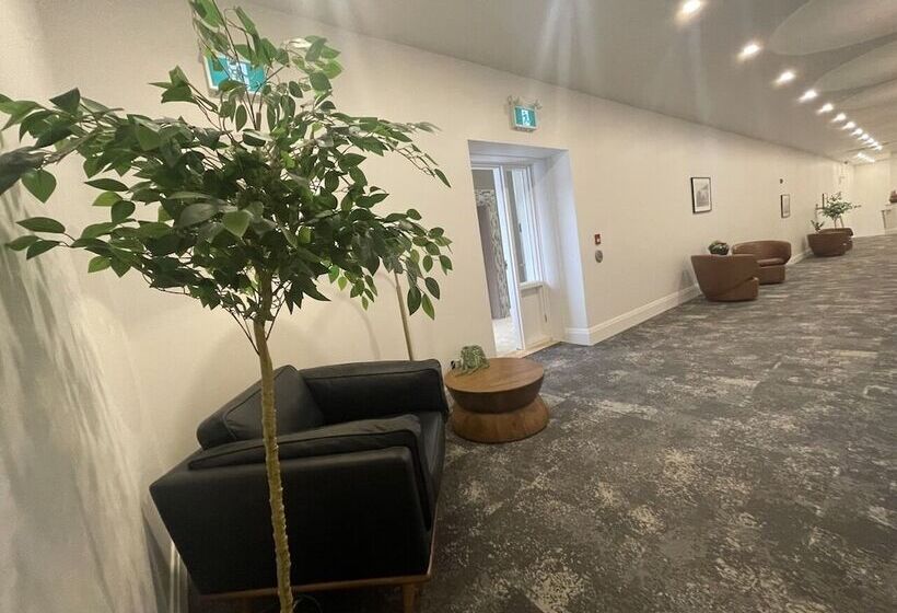 בית מלון כפרי Cribs On Main