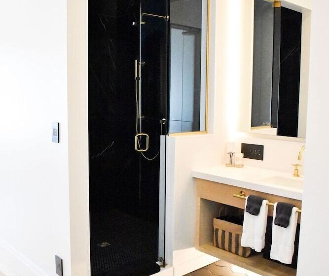 בית מלון כפרי Cribs On Main