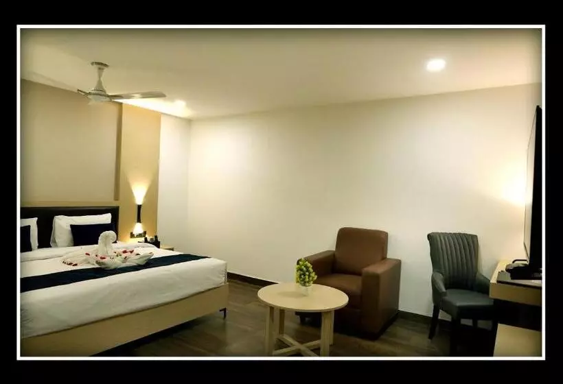 Hotelli Sri Sri Sri Excellency