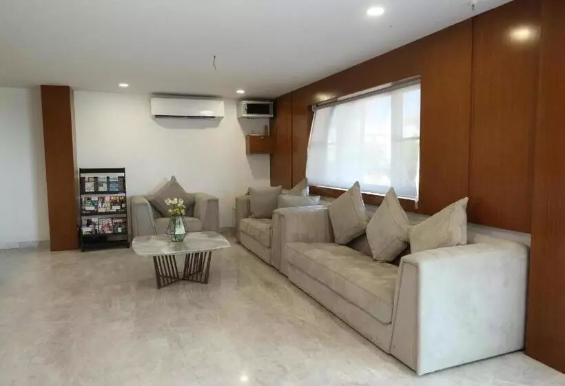 Hotelli Sri Sri Sri Excellency