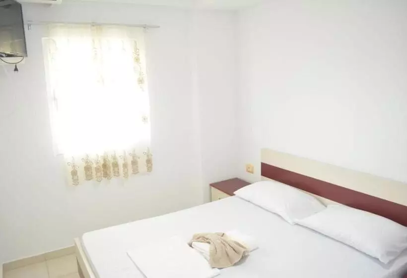 ホテル Vila Emiljano