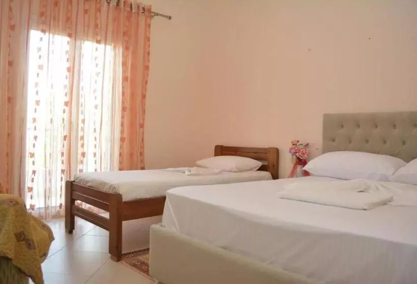 ホテル Vila Emiljano