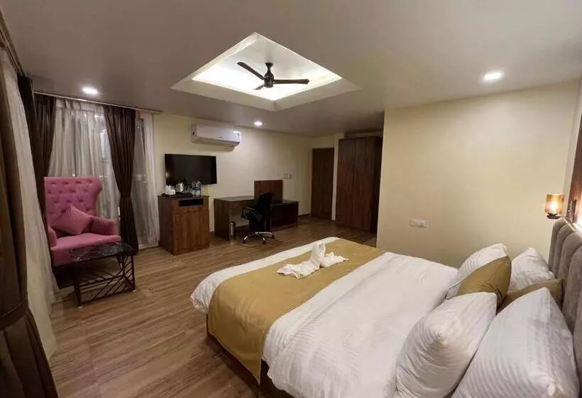 Nivedan Hotel And Resort