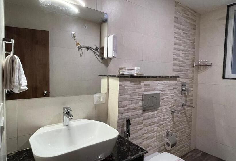 Nivedan Hotel And Resort