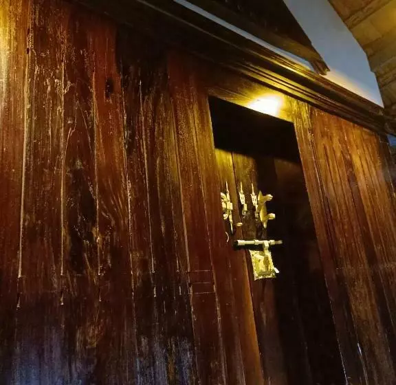 Retkeilymaja Anandam Woods   A Heritage Single Room For Couple Small Family