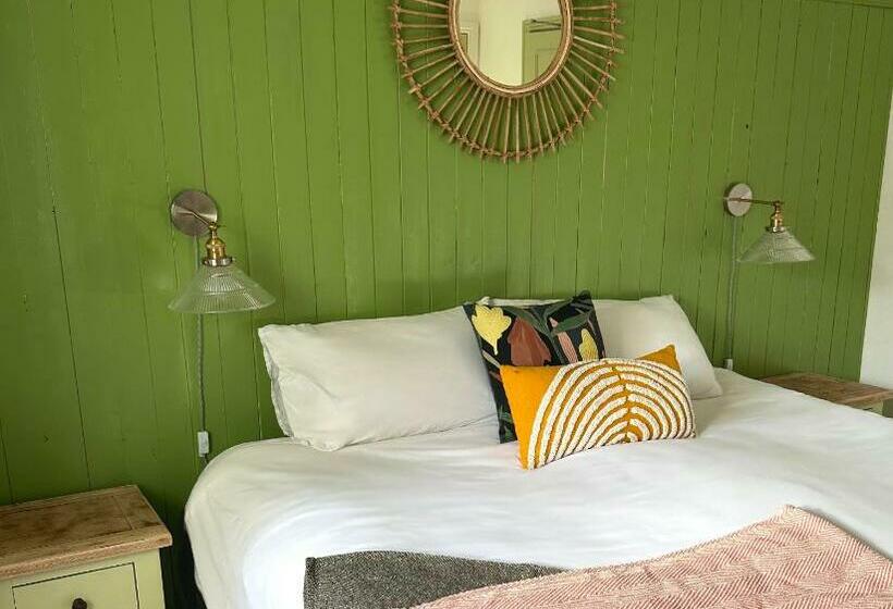 旅馆 The Highland Drove