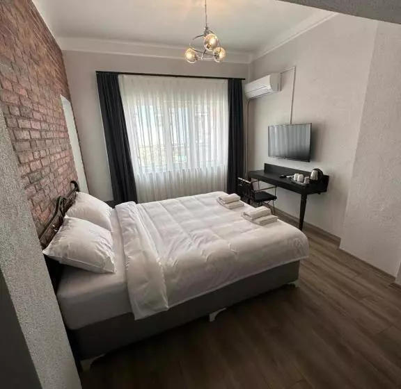 ホテル Deri̇n Buti̇k