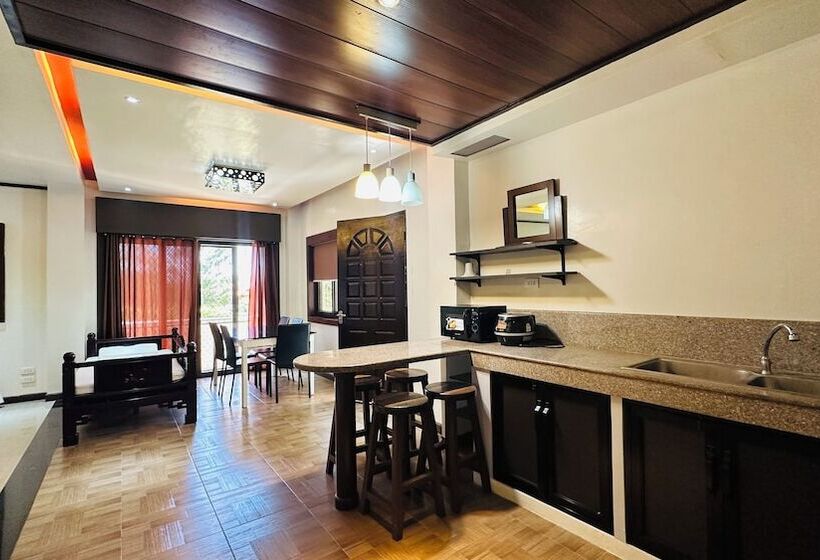 ホテル Tugsaw Resort