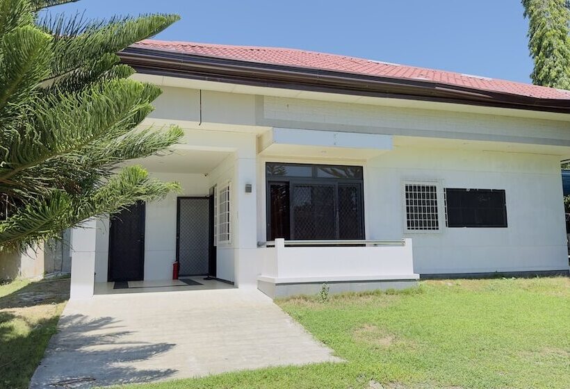 ホテル Tugsaw Resort