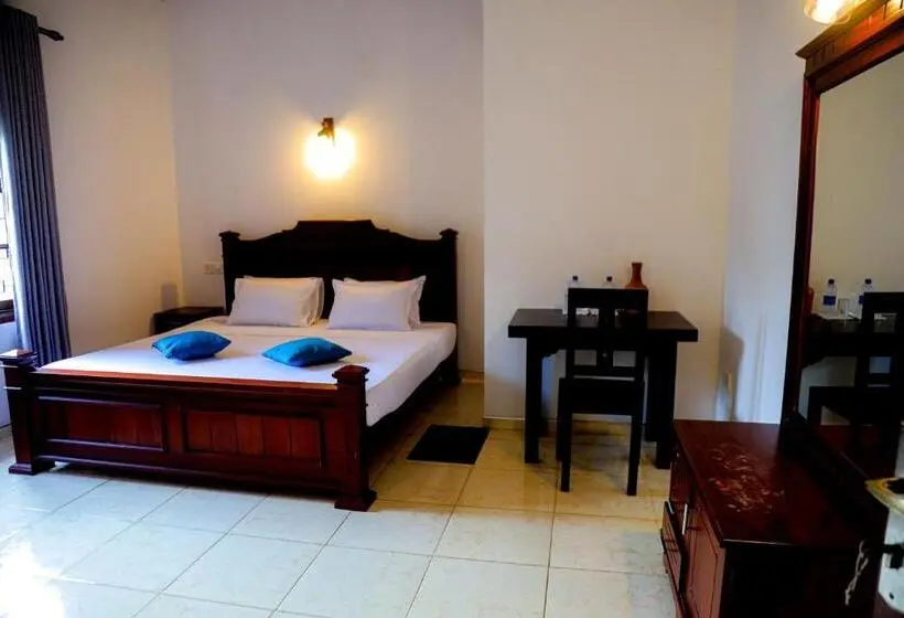ホテル Villana Villa Bentota