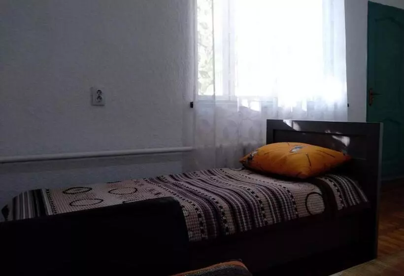 هاستل Bishkek Almaty Stopover