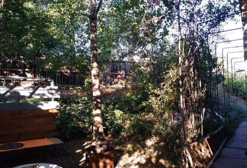 هاستل Bishkek Almaty Stopover