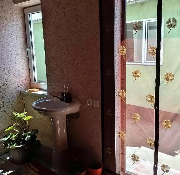 پانسیون Guest House Datka Ayim