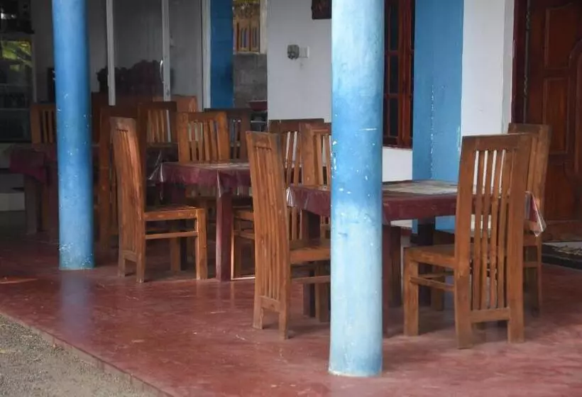 Tashil Hotel & Restaurant