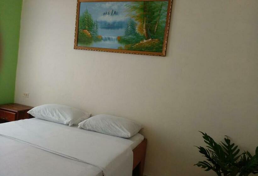 Dorothy Hostel Arenal