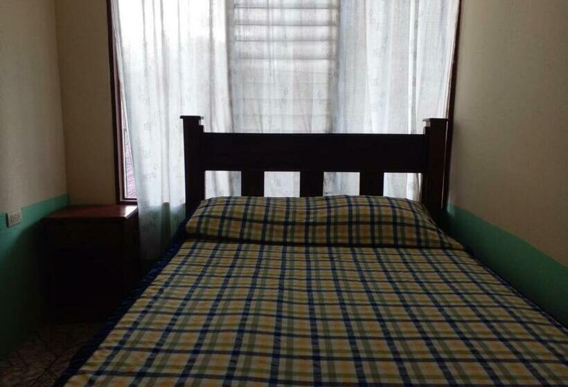 Dorothy Hostel Arenal