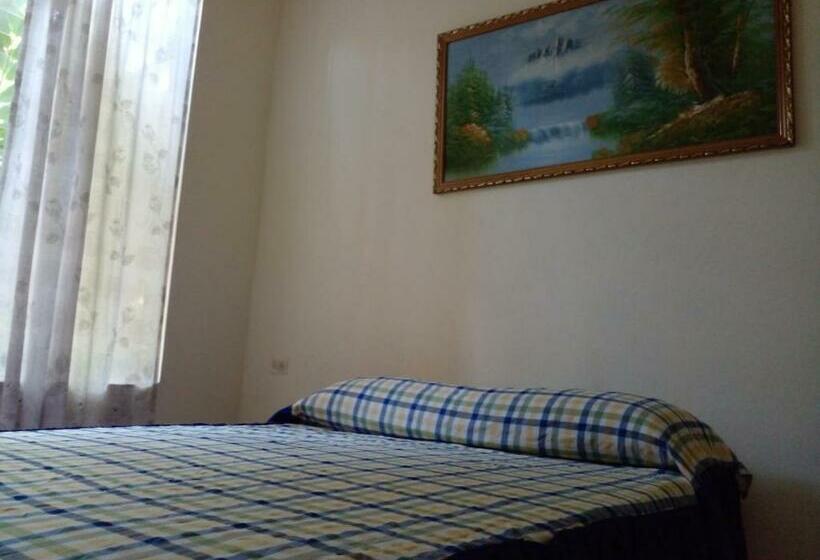 Dorothy Hostel Arenal