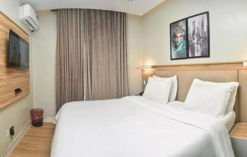 هتل C. Apartments Annex