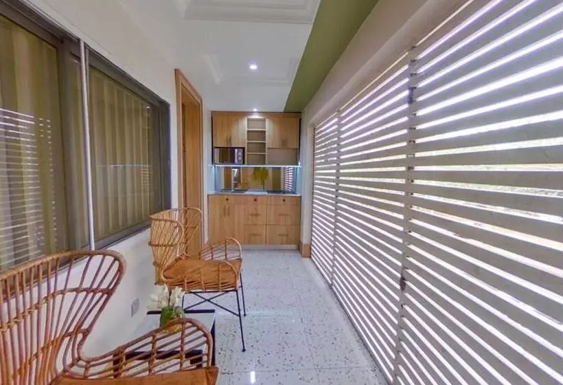 هتل C. Apartments Annex