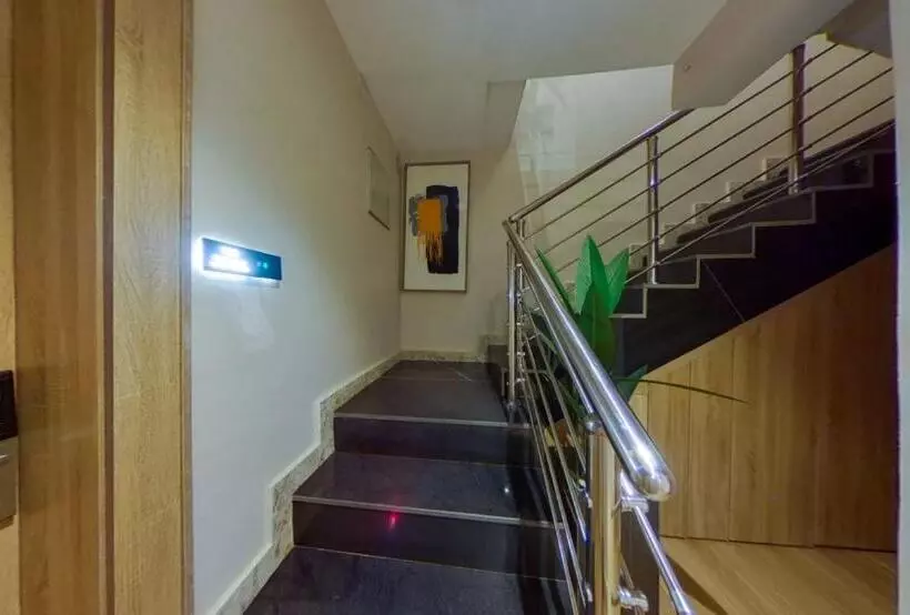 هتل C. Apartments Annex