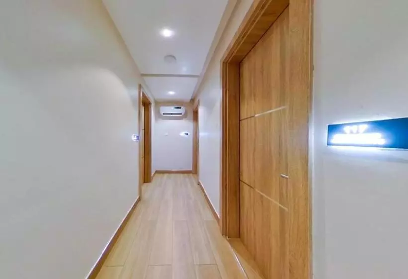 هتل C. Apartments Annex