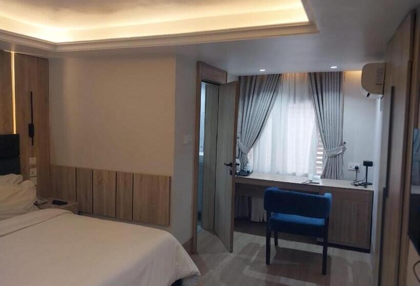 هتل C. Apartments Annex