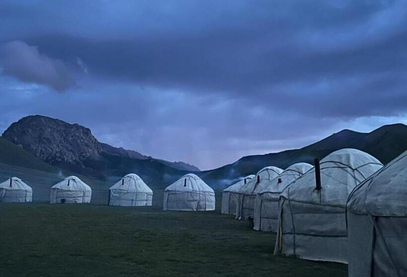 پانسیون Yurt Camp Visit Kol Suu