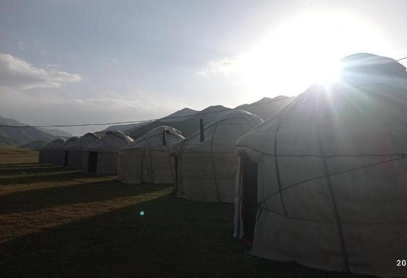 پانسیون Yurt Camp Visit Kol Suu