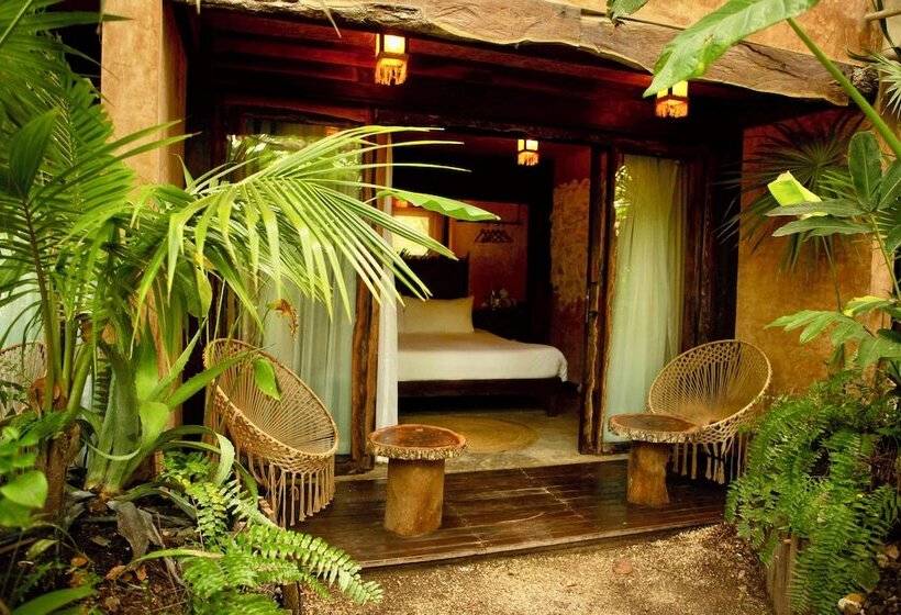 فندق Enigmatic Beach