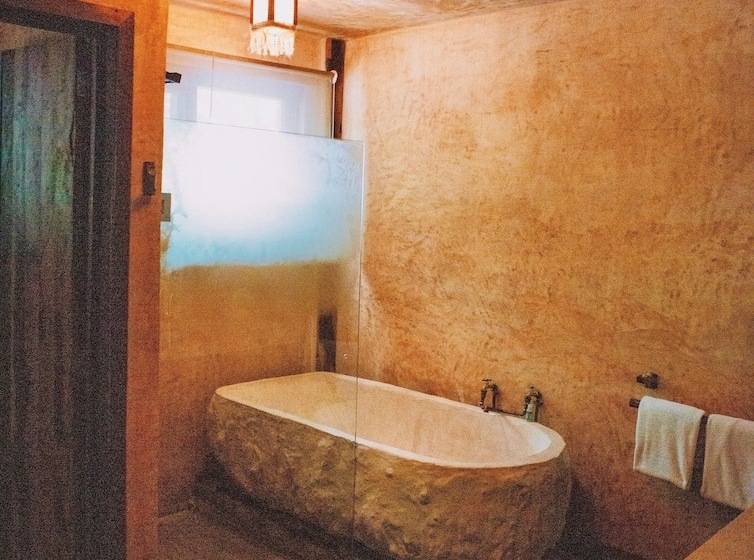 فندق Enigmatic Beach