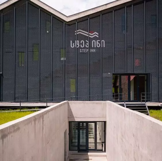 هتل Step Inn   Kazbegi