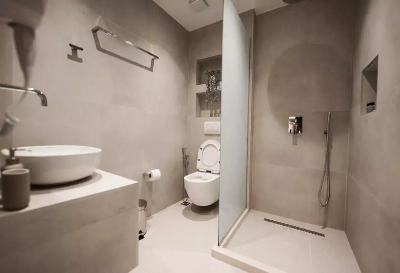 Stefaneli Studios